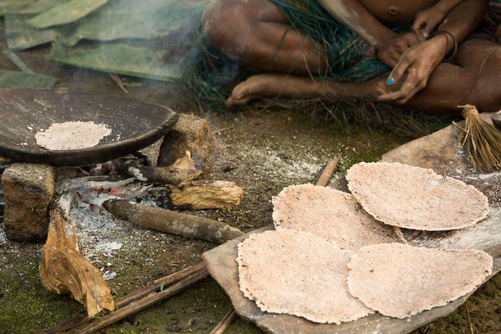 Making sago pancakes